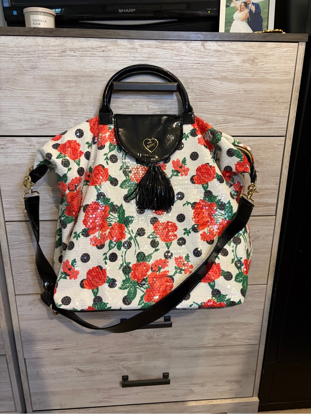 Overnight Tote Bag Betsey
Johnson Sequin Rose Polka Dot
Black Pink